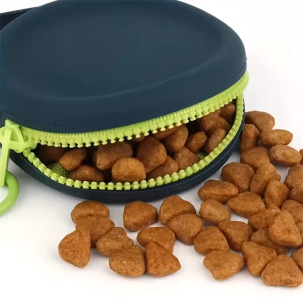 Silicone treat pouch - Image 2